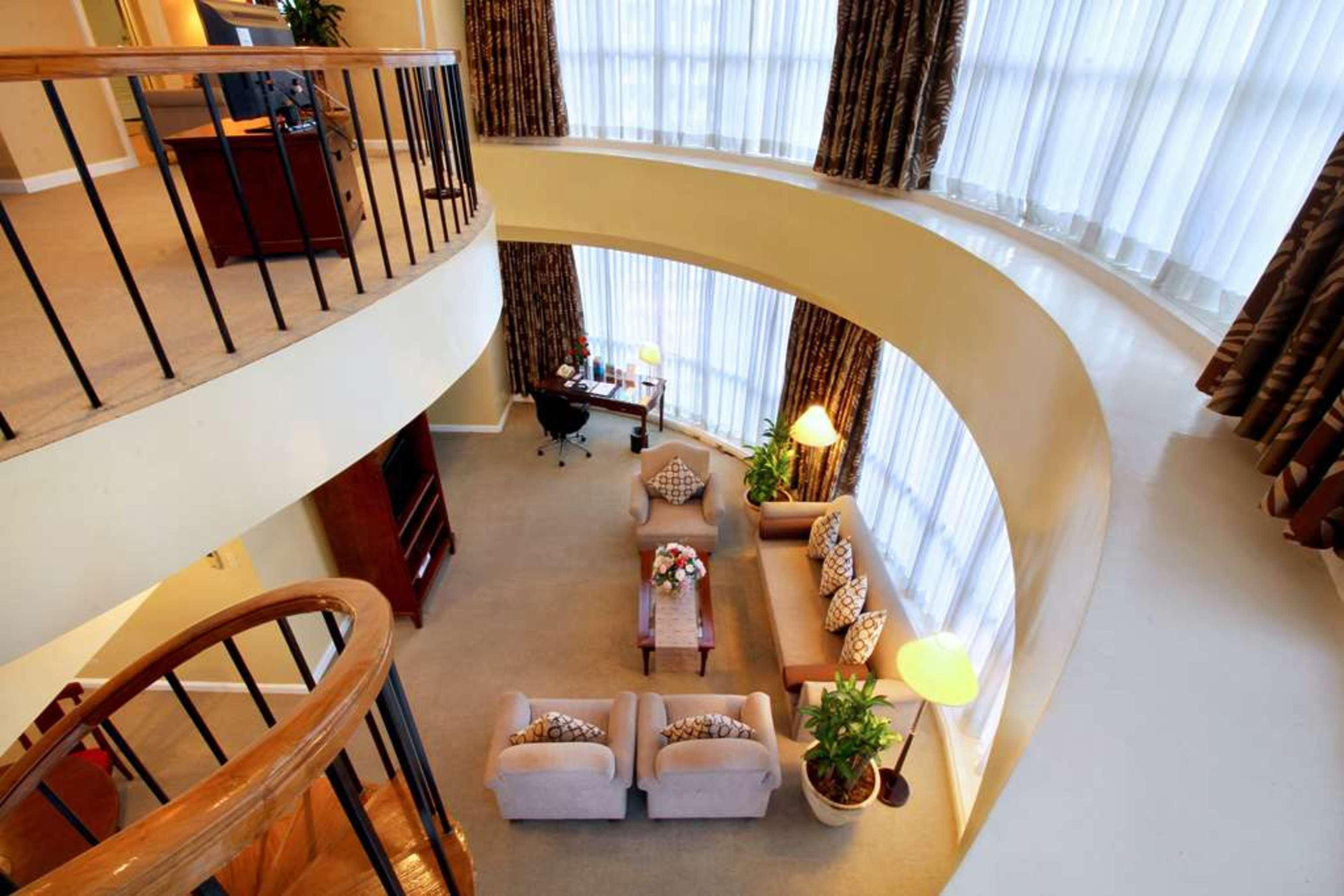 Oxford Suites Makati Makati City Extérieur photo