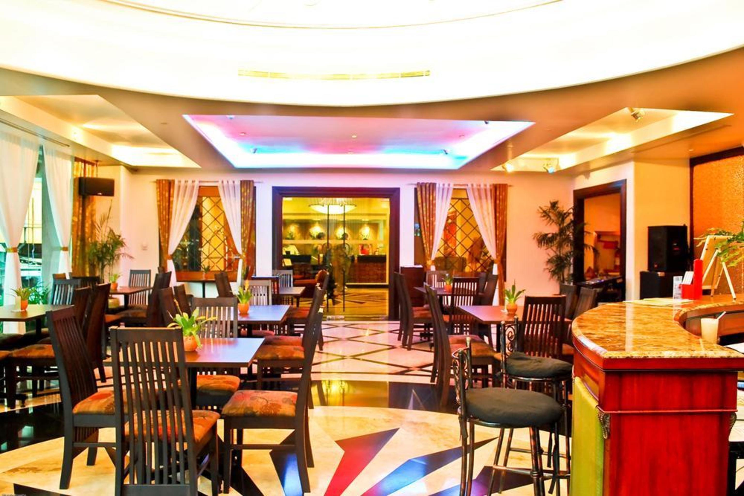 Oxford Suites Makati Makati City Extérieur photo