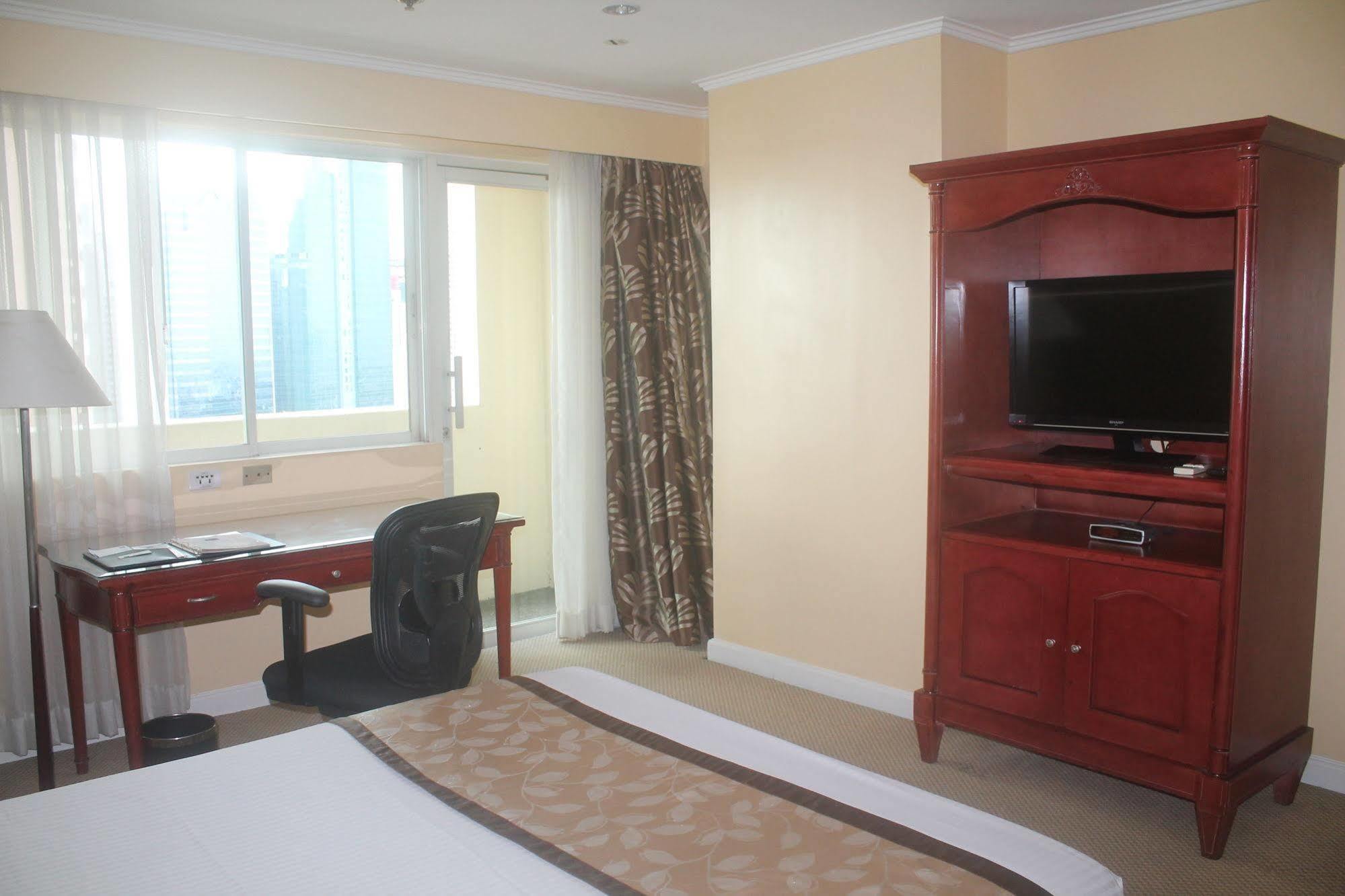 Oxford Suites Makati Makati City Extérieur photo