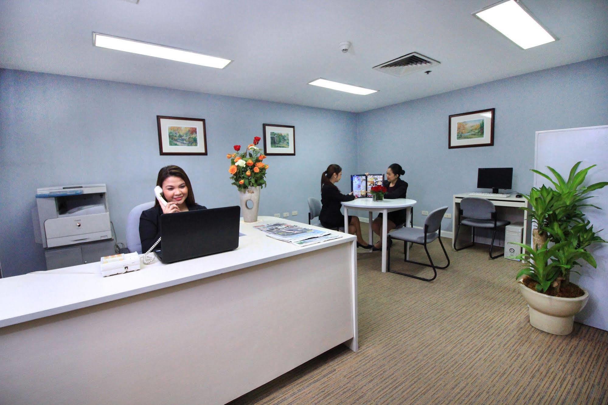Oxford Suites Makati Makati City Extérieur photo