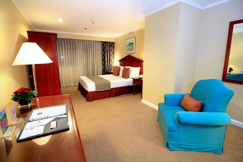 Oxford Suites Makati Makati City Extérieur photo
