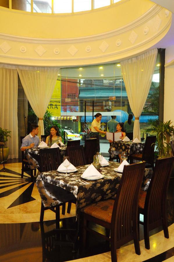 Oxford Suites Makati Makati City Extérieur photo